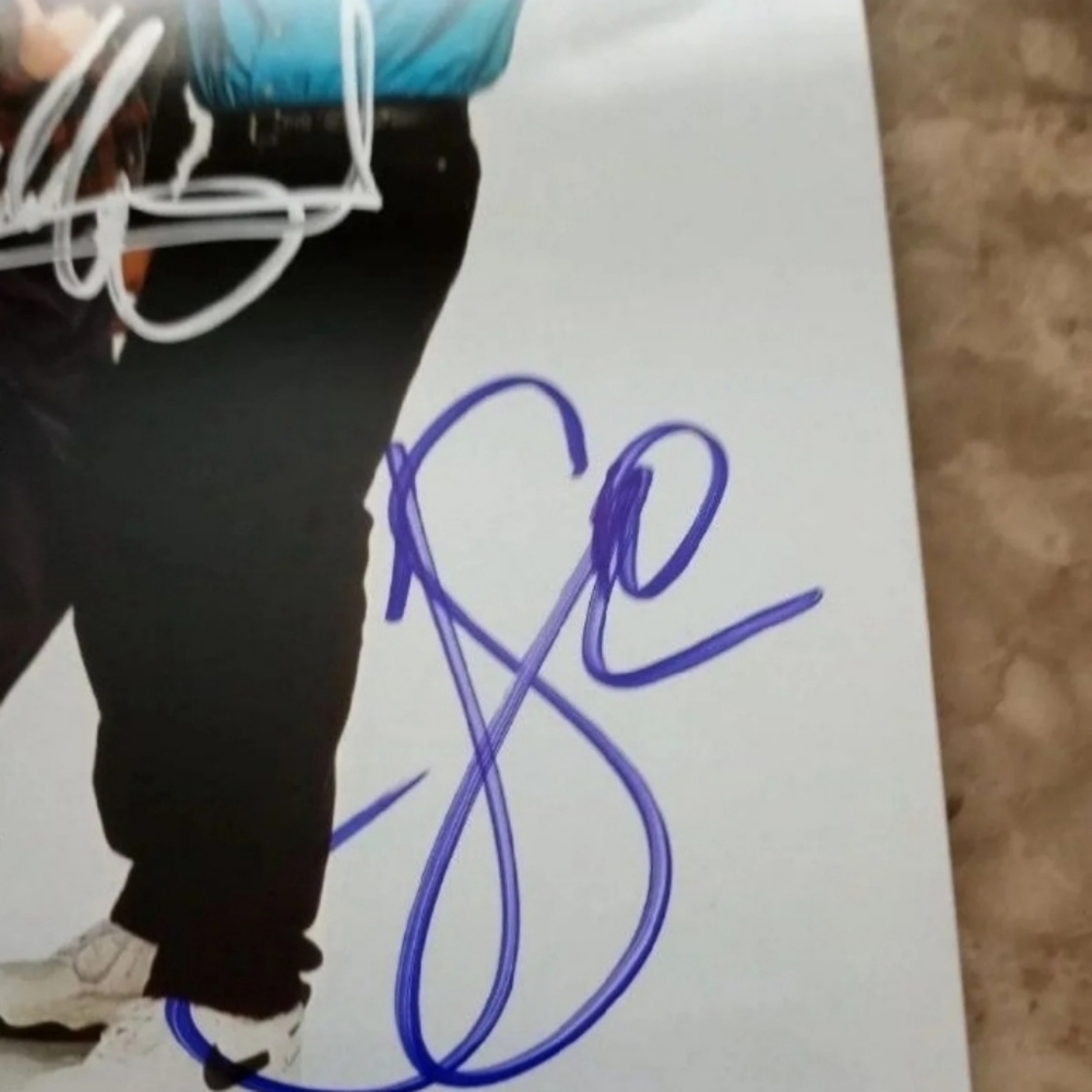 SOLD on Ebay Signed Seinfeld Main Cast 8x10 + Extras! - Picture 3 of 8